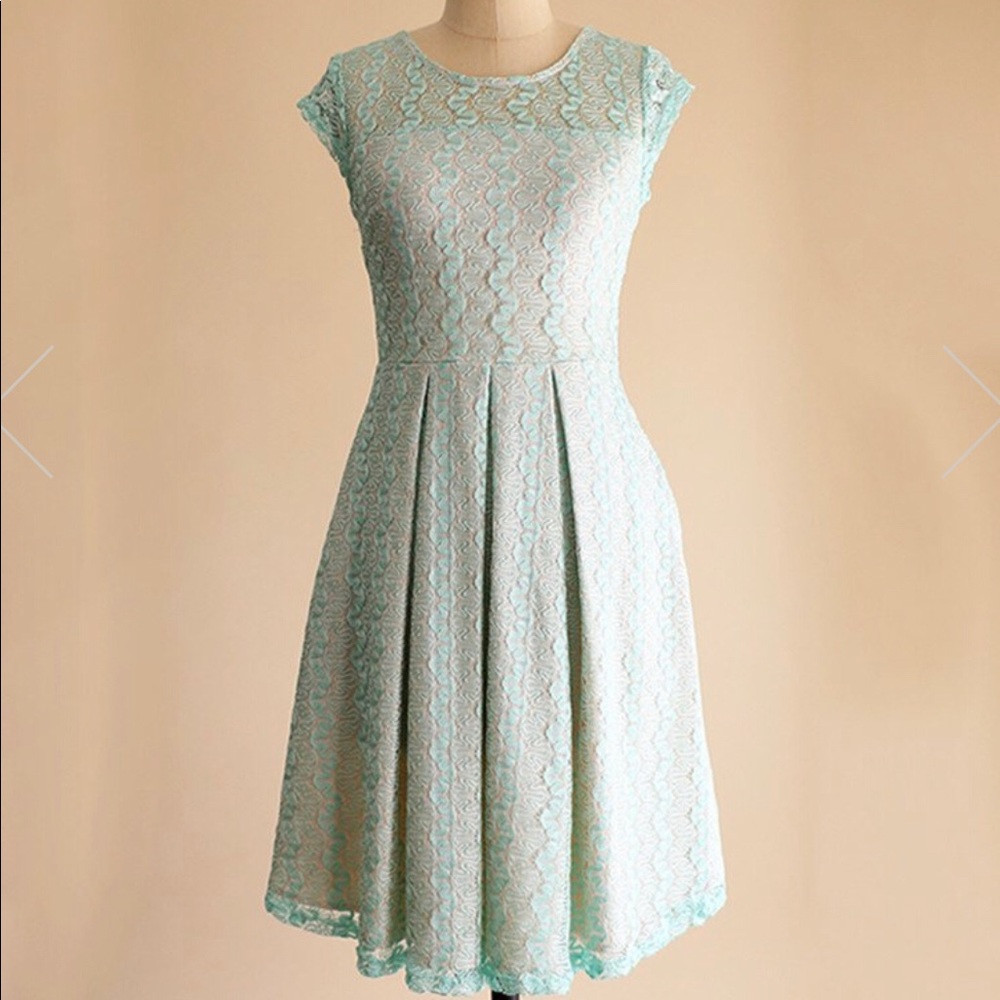 ModCloth Apricity “Gossamer” Lace Dress